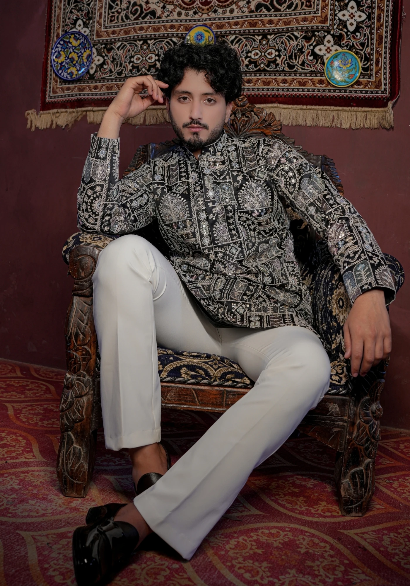 Charcoal Black Rangrez Jharokha Naqsh Embroidered Kurta - view 4