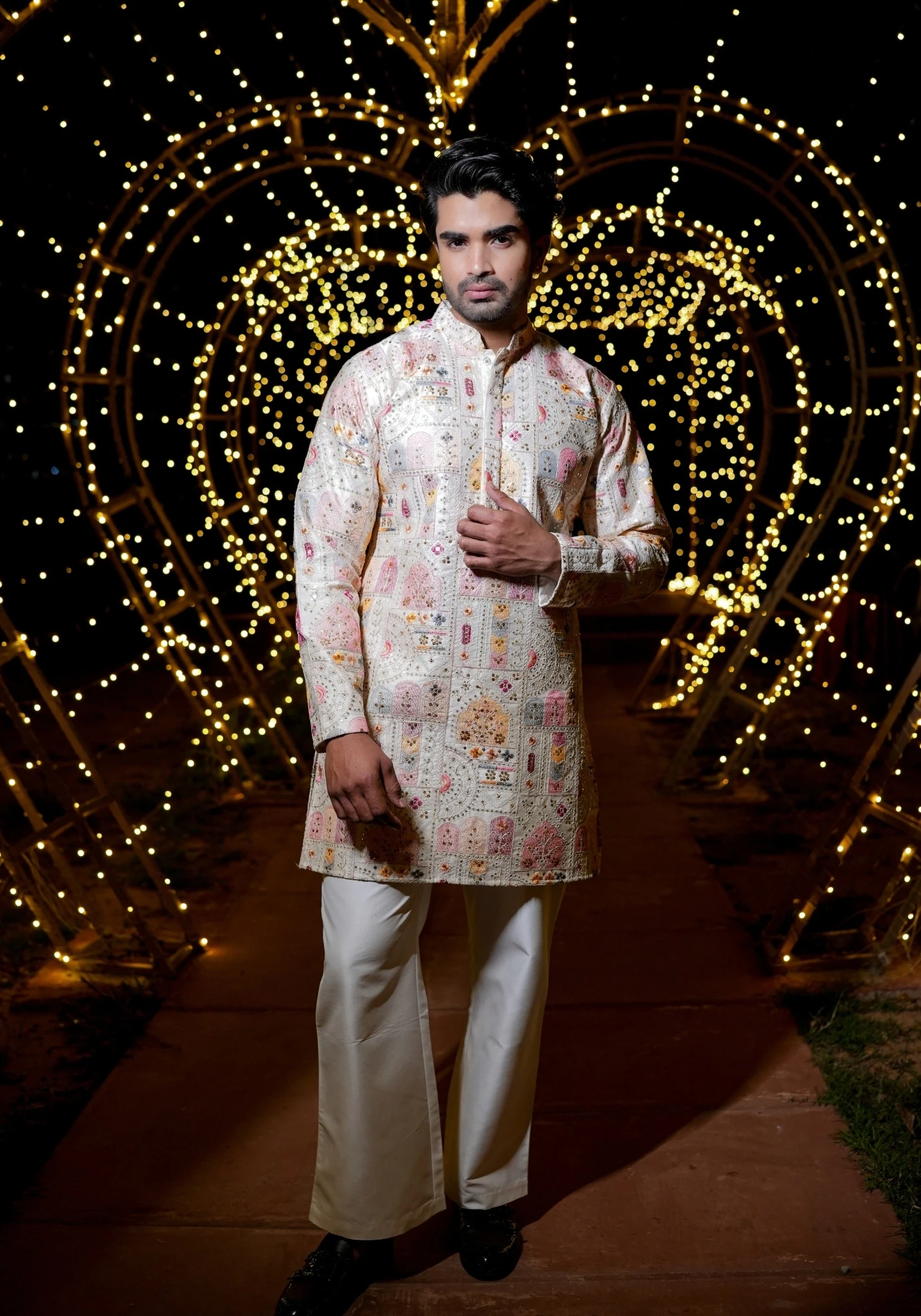 Royal Cream Rangrez Jharokha Naqsh Embroidered Kurta - view 5