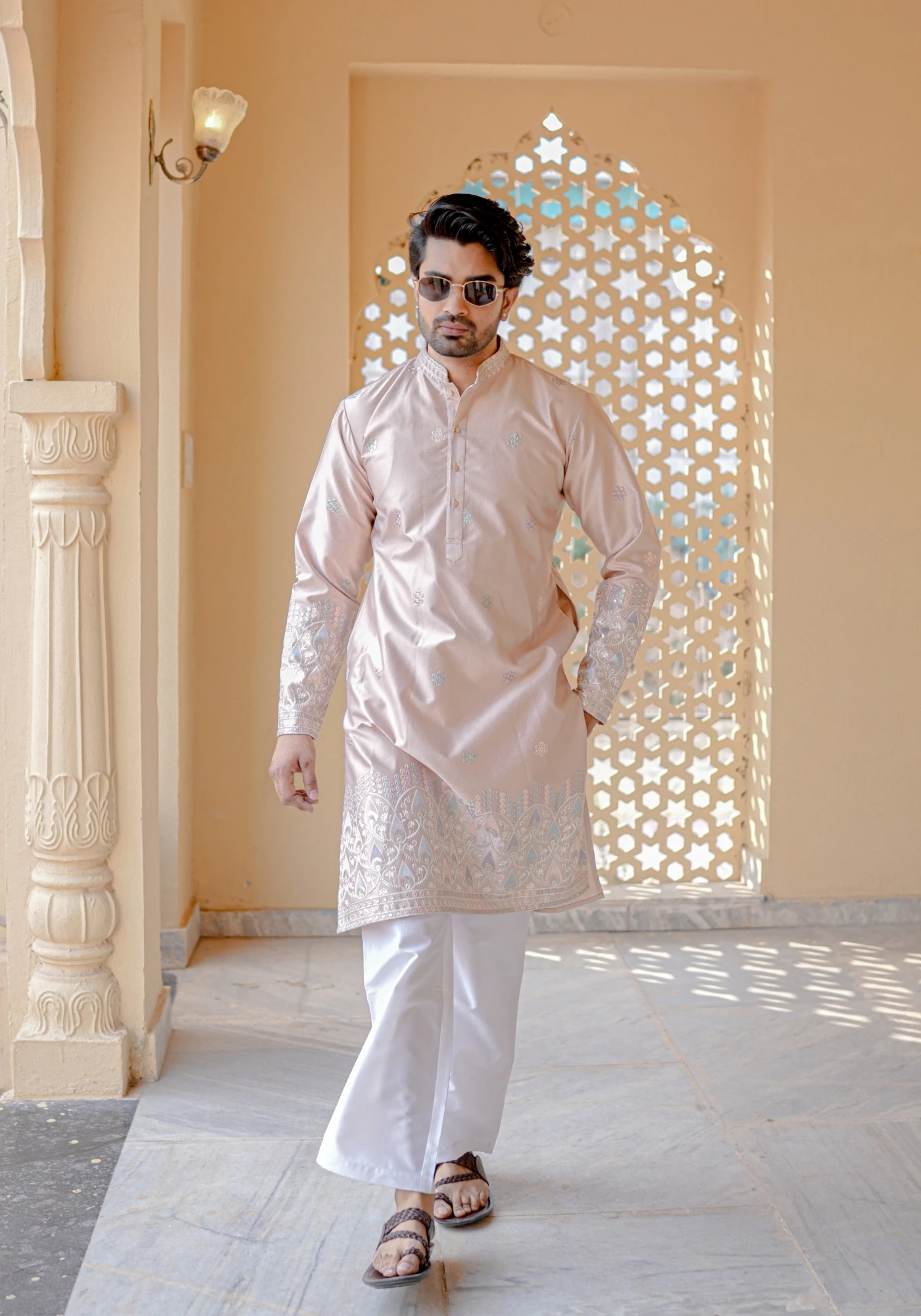Peach Nazakat Noorbuti Embroidered Kurta - view 5