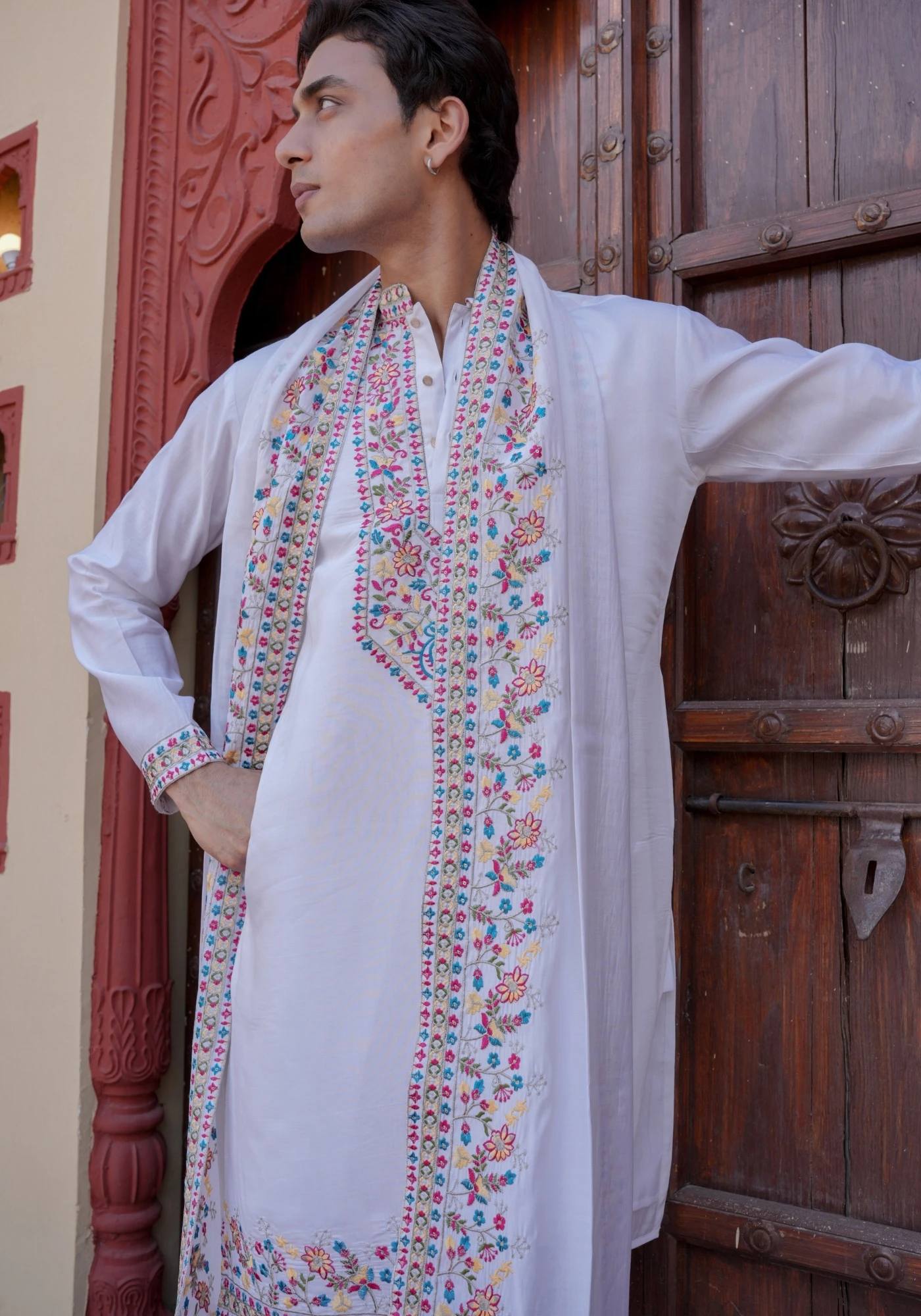 White Gulnaar Gulshan Embroidered Kurta Pajama with Dupatta - view 6