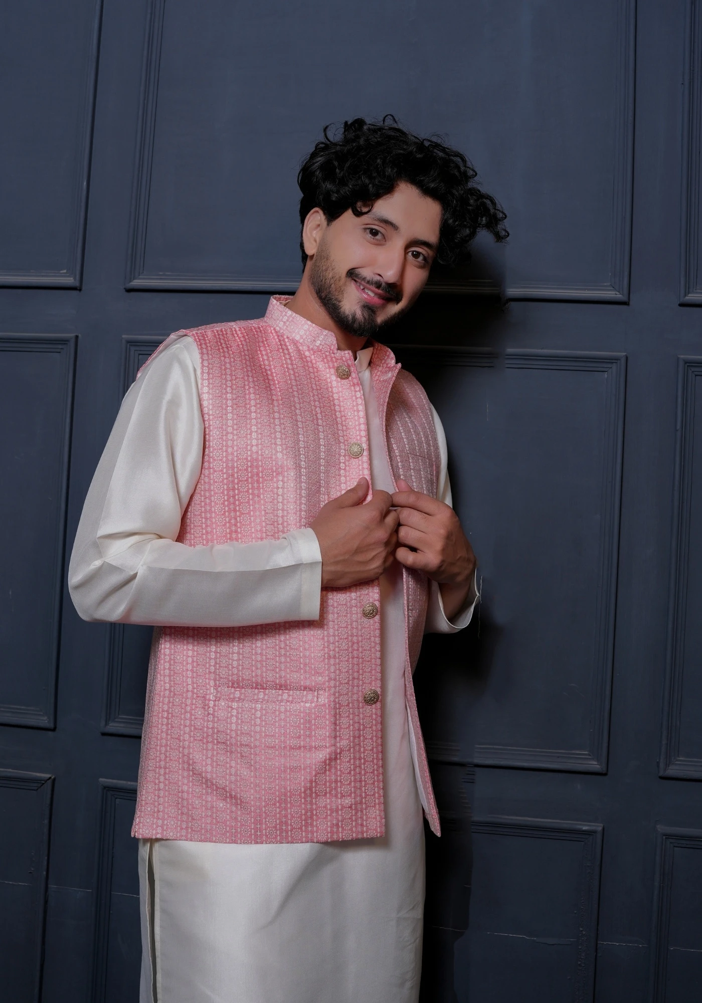 Pink Riwaayat Rekha Woven Koti with Kurta - view 4