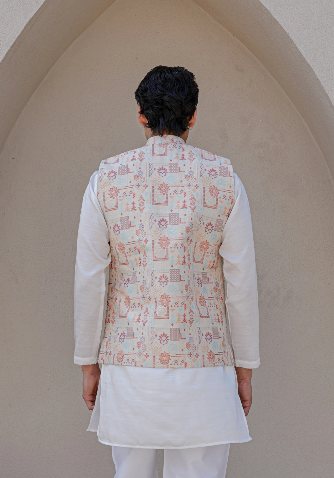Heritage Peach Riwaayat Woven Koti with Kurta - view 3