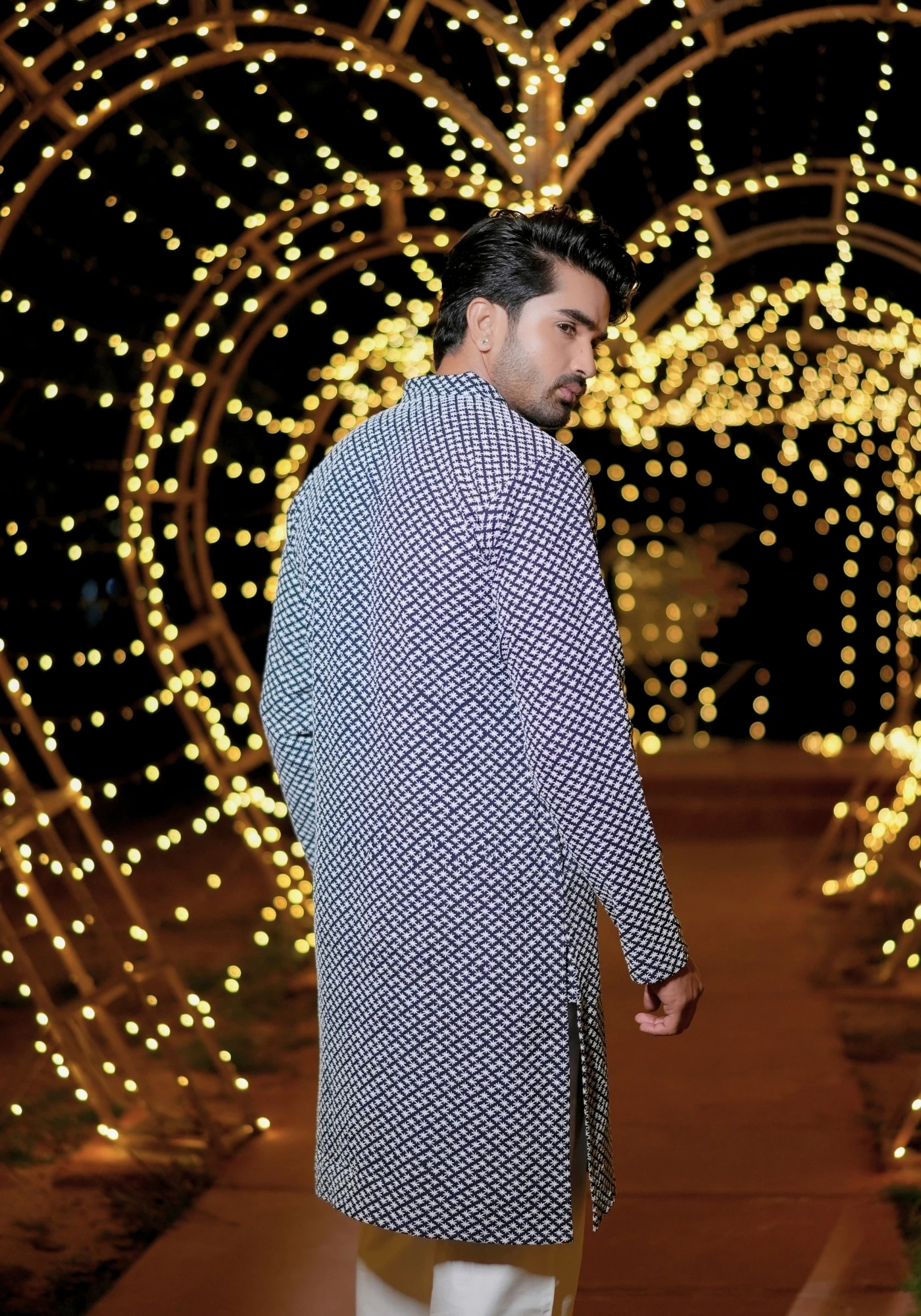 Blue Gulzar Naqsh Embroidered Kurta - view 3