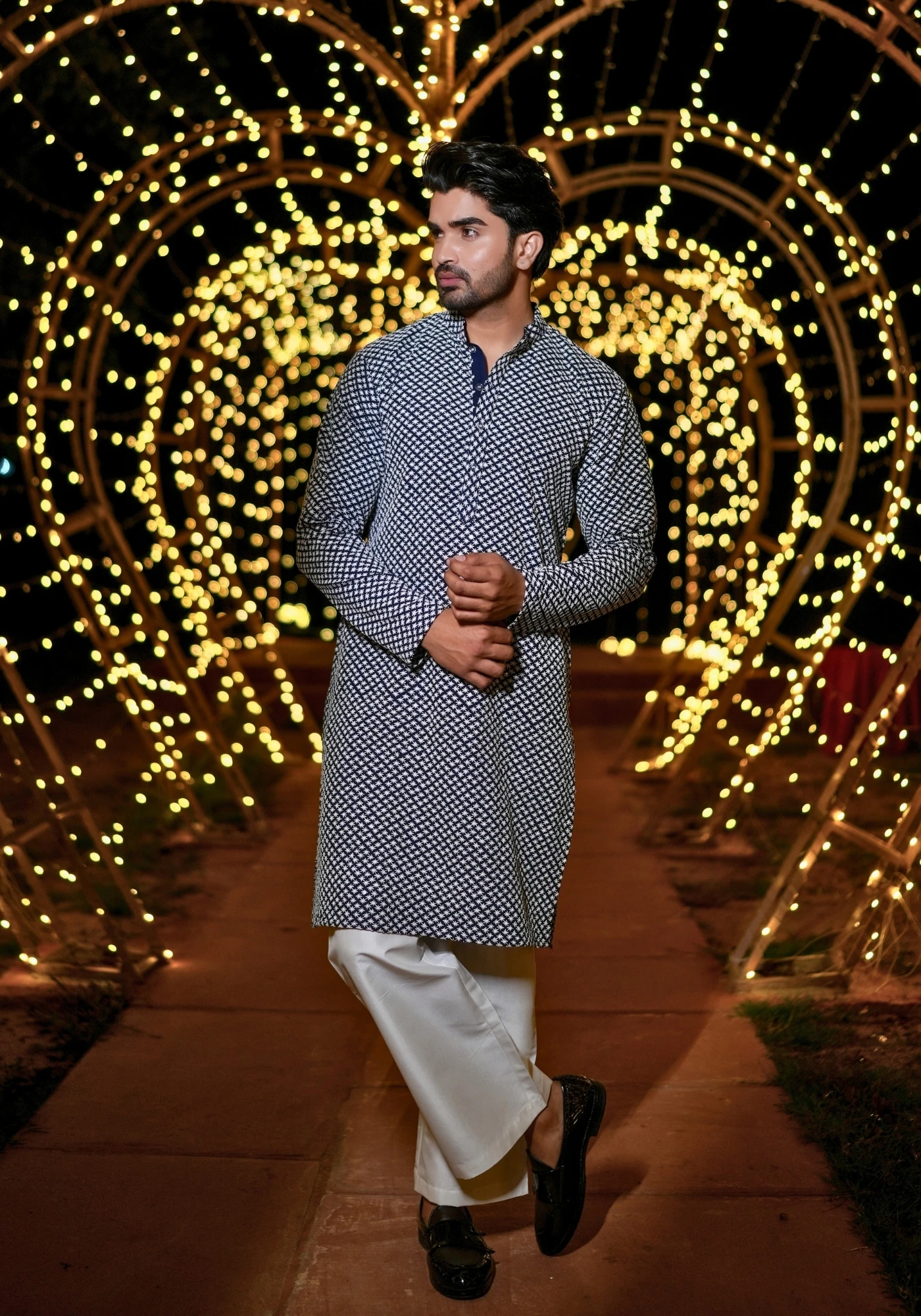 Blue Gulzar Naqsh Embroidered Kurta - view 5