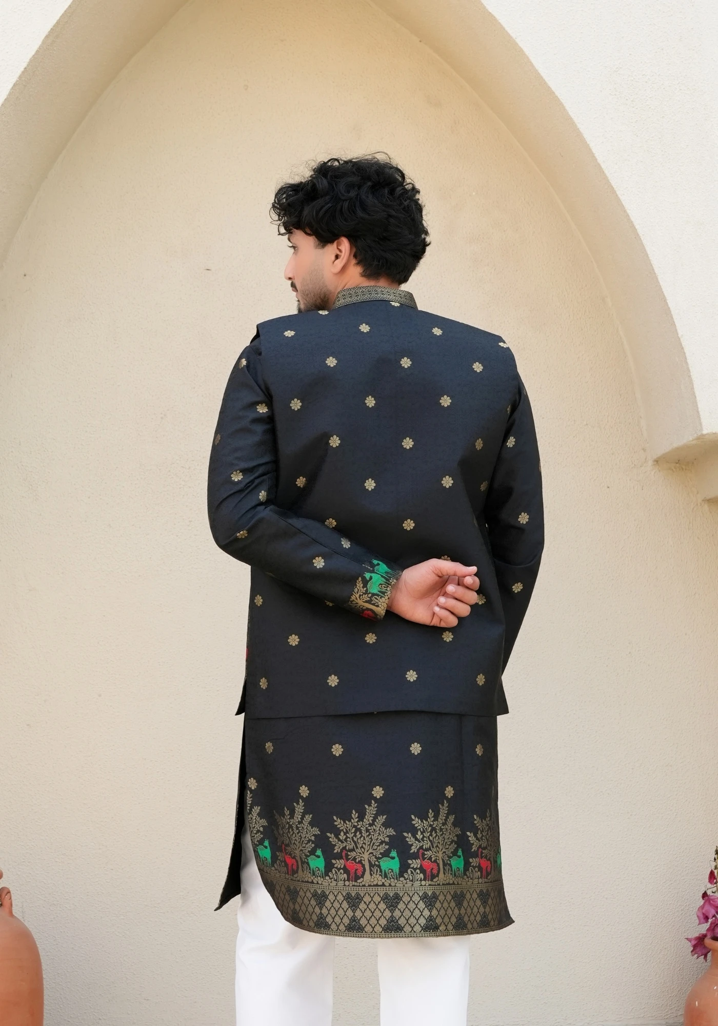 Jet Black Bunaavat Pashu Baagh Jacquard Koti Kurta Set - view 3