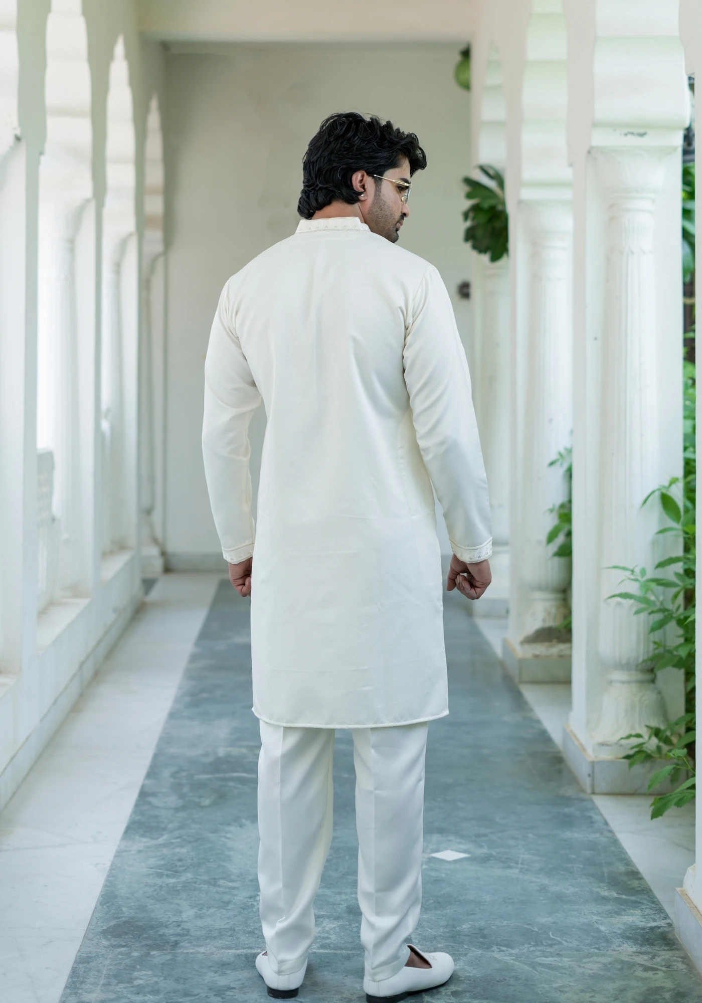Ivory Noorjaal Chandni Embroidered Kurta Pant with Dupatta - view 4