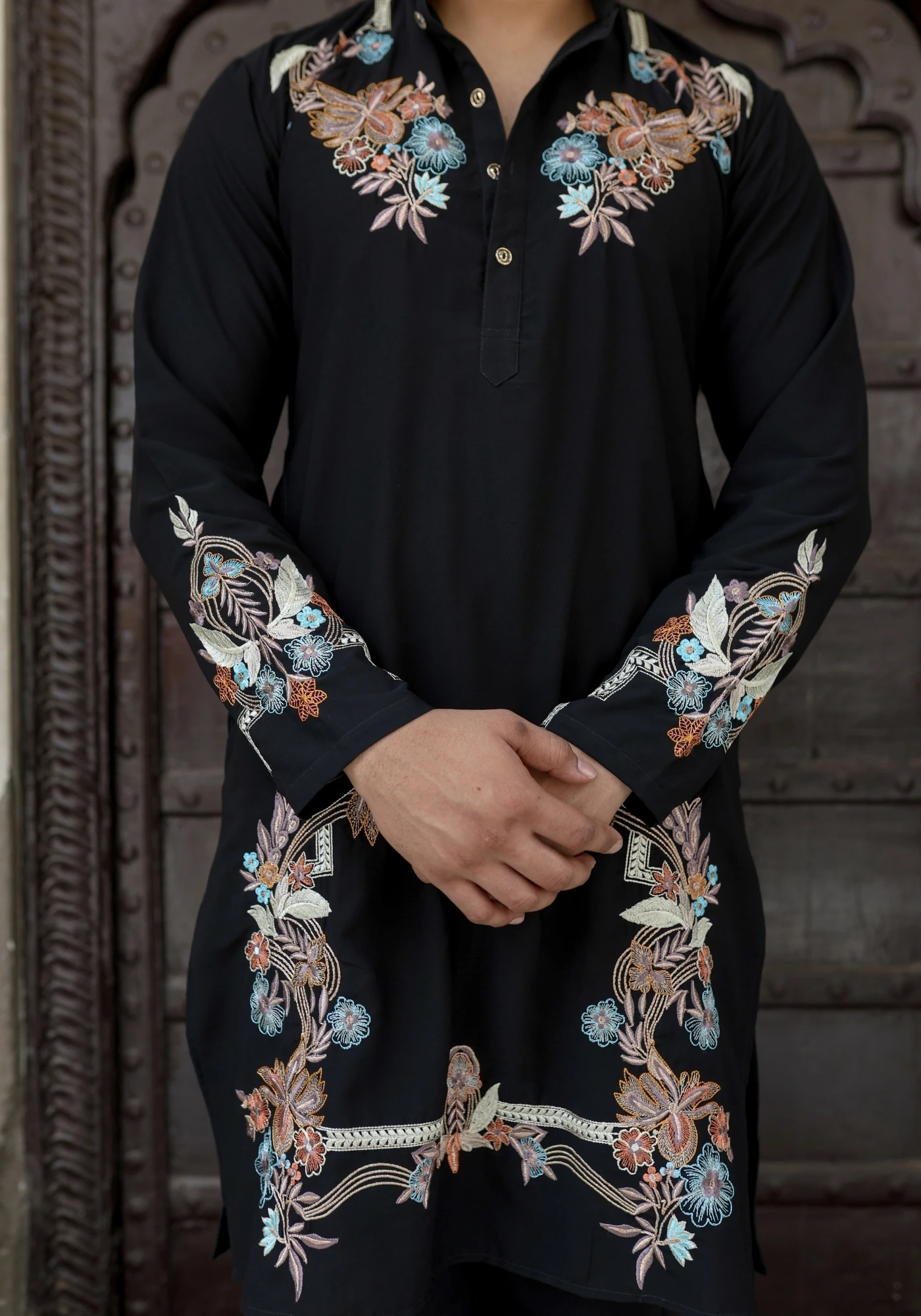 Midnight Black Gulzar Naqsh Embroidered Kurta Pant Set - view 2