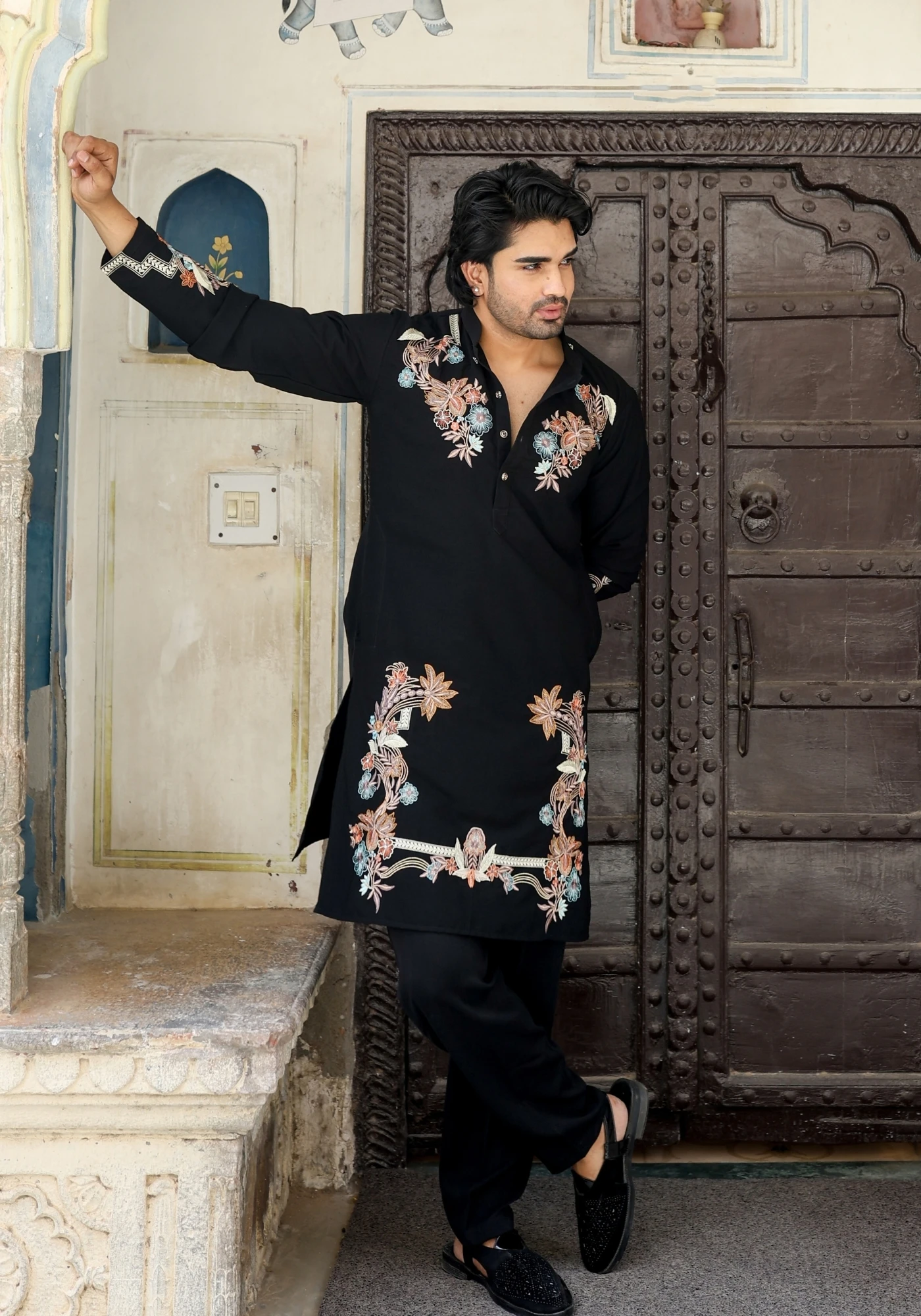 Midnight Black Gulzar Naqsh Embroidered Kurta Pant Set - view 5