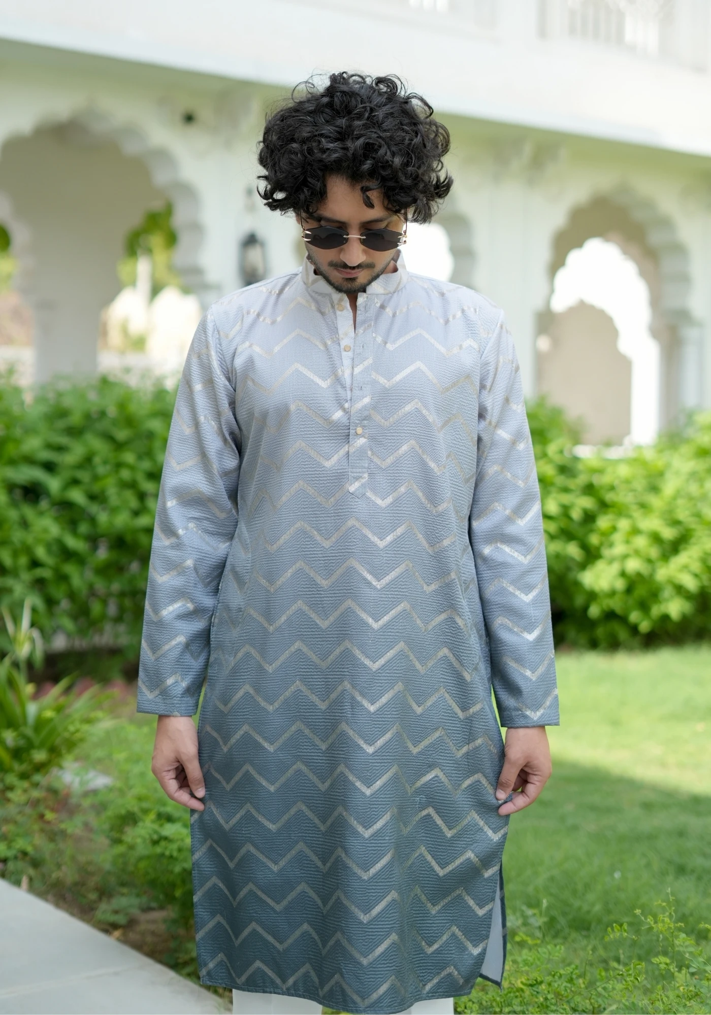 Ash Grey Nazakat Tarangrekha Self Woven Ombre Kurta - view 2