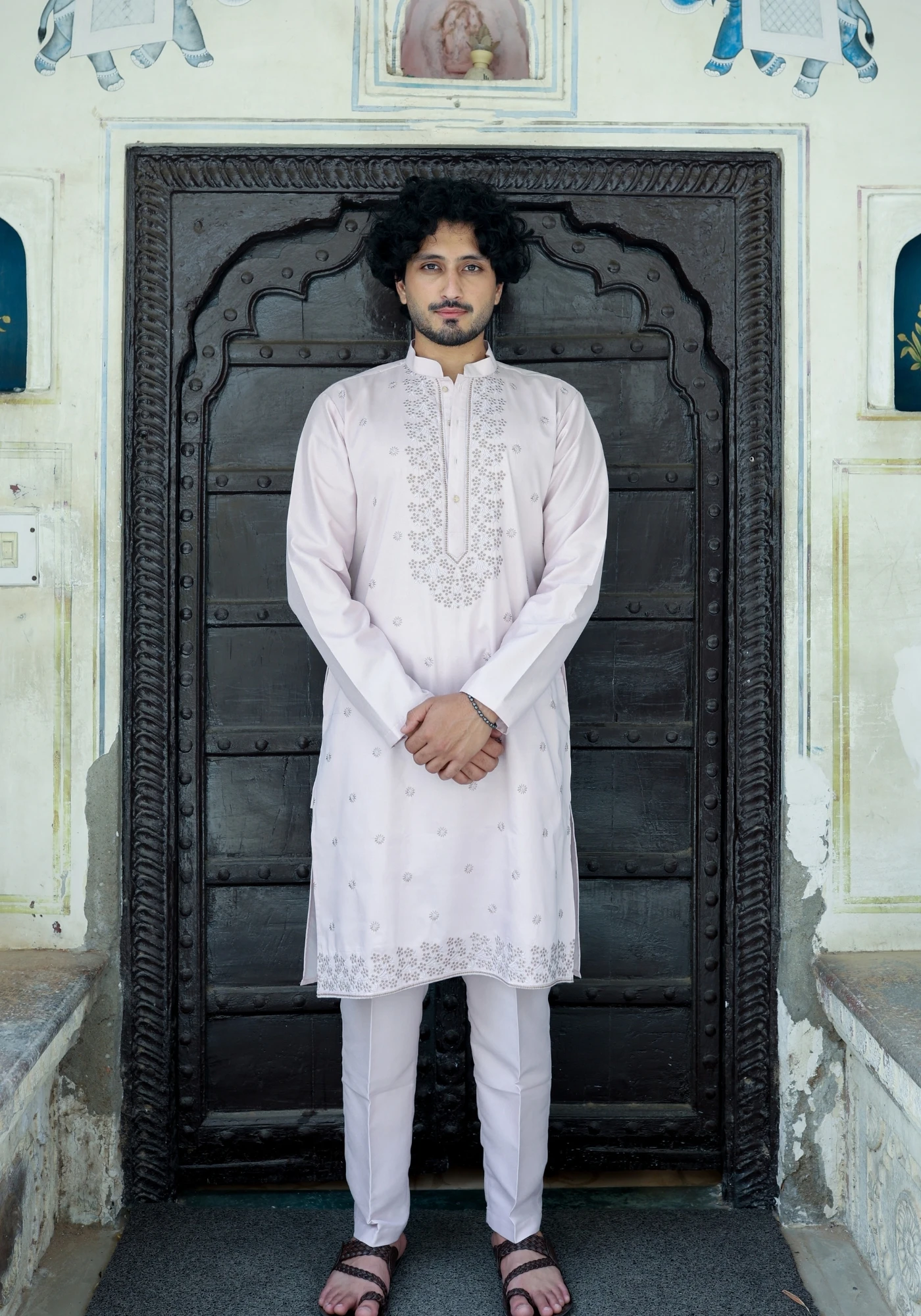 Light Lavender Noorjaal Prabha Embroidered Kurta Pant set - view 4