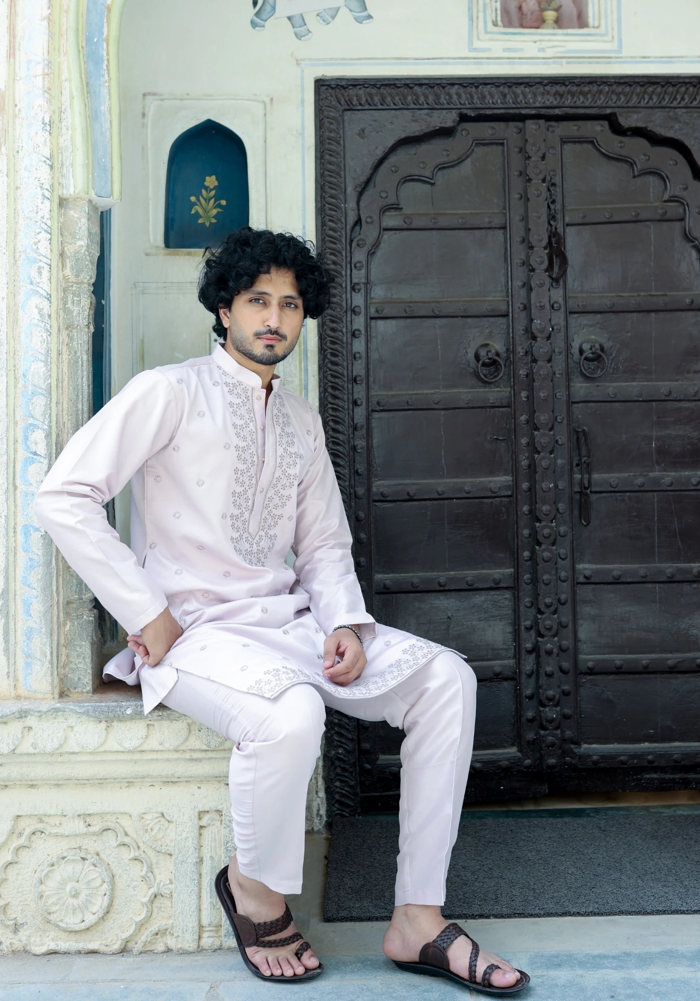 Light Lavender Noorjaal Prabha Embroidered Kurta Pant set - view 5