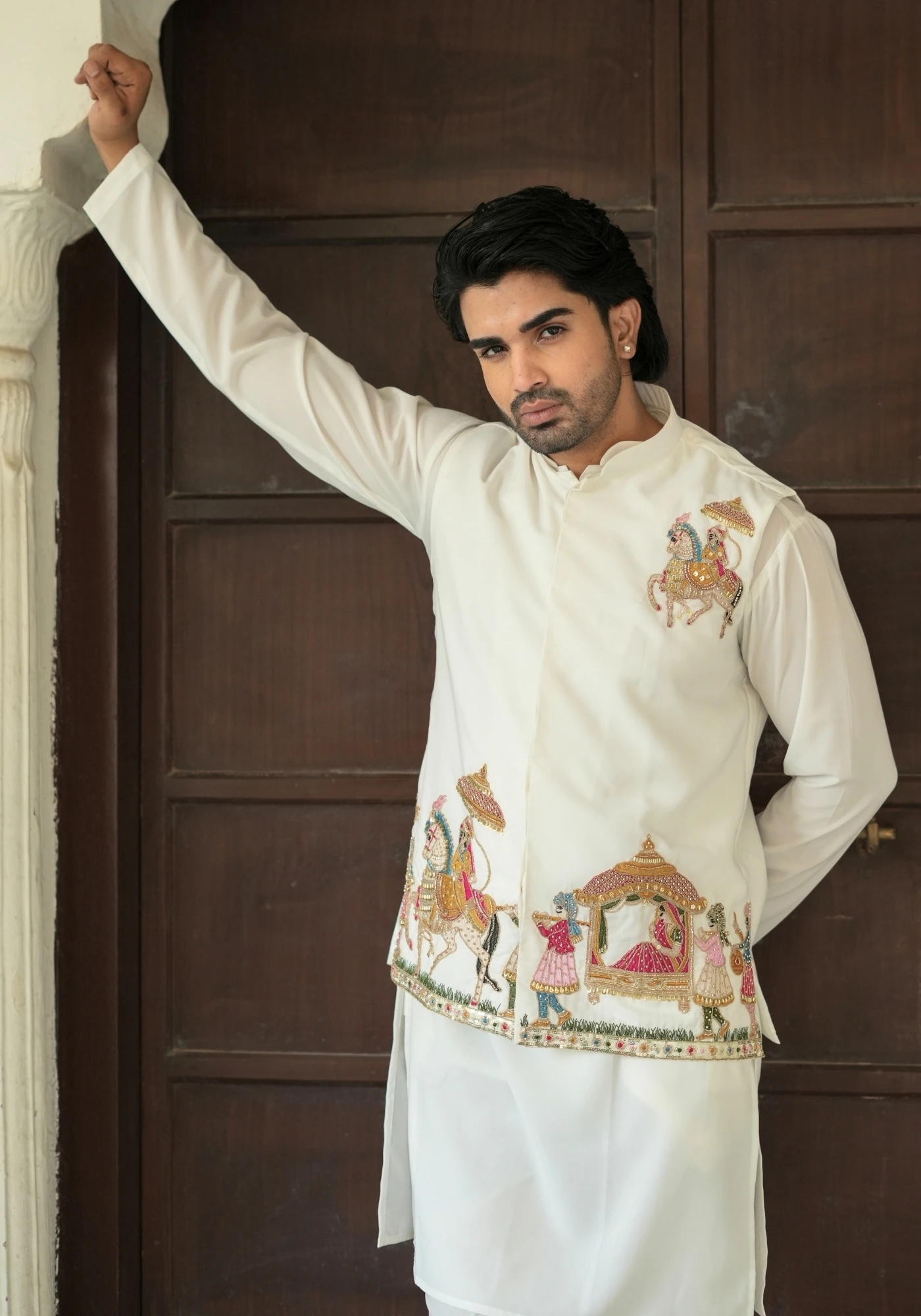 Off White Riwaayat Rangmahal Baaraat Embroidered Koti Kurta Pant Set - view 2
