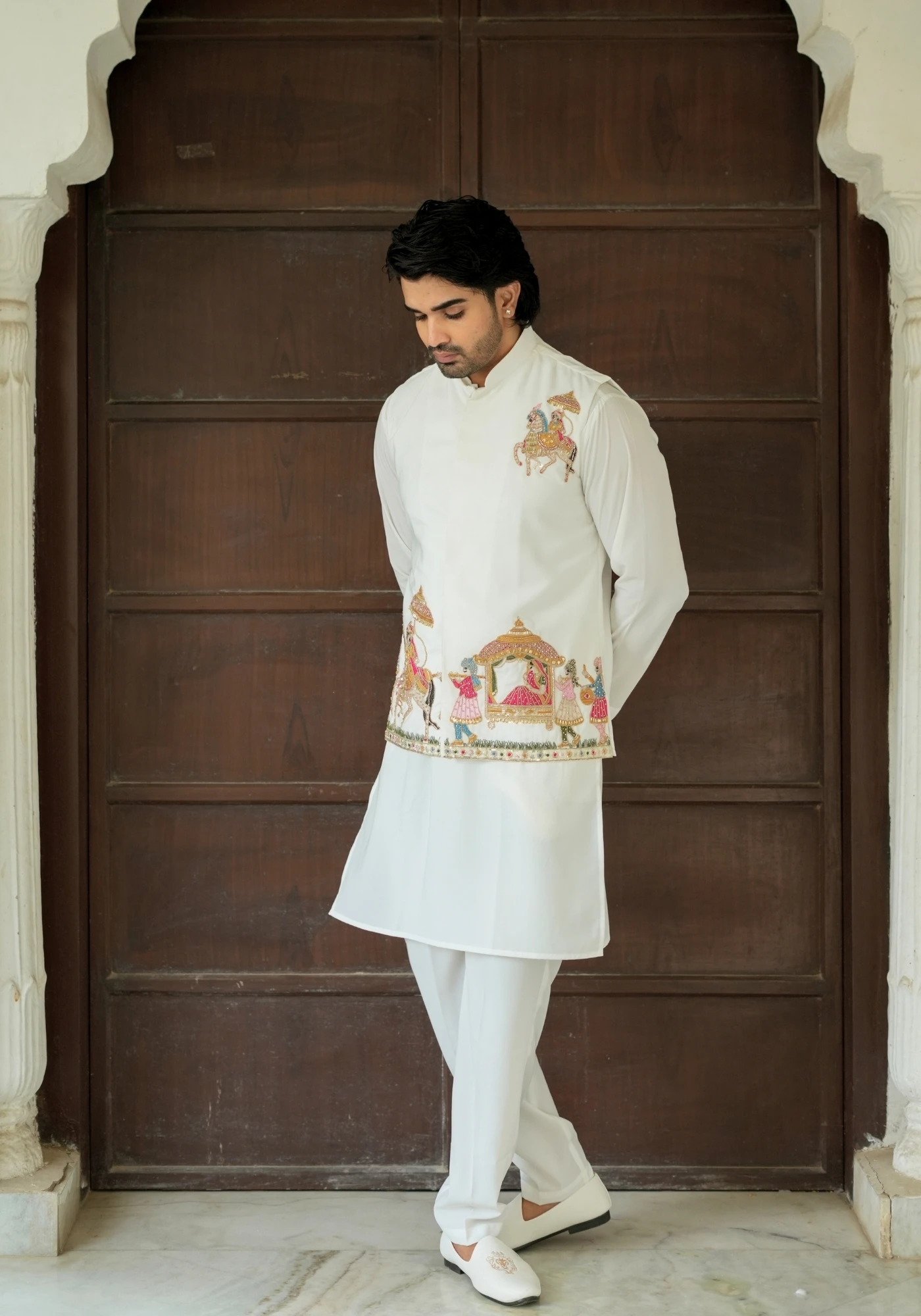 Off White Riwaayat Rangmahal Baaraat Embroidered Koti Kurta Pant Set - view 5