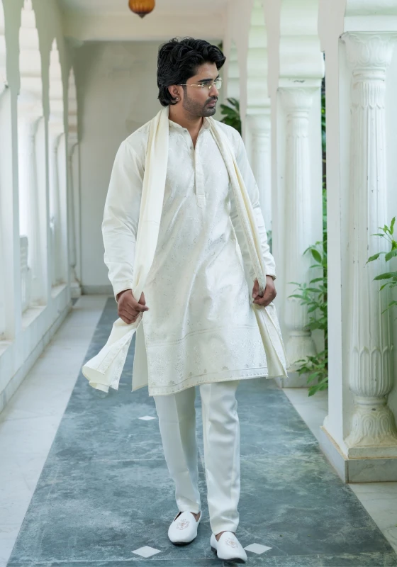 Ivory Noorjaal Chandni Embroidered Kurta Pant with Dupatta