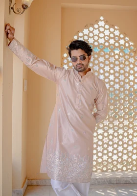 Peach Nazakat Noorbuti Embroidered Kurta - Peach