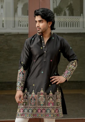 Classic Black Sheher Naqsh Embroidered Kurta - Black